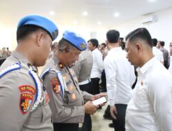Propam Periksa HP Anggota Polresta Barelang, Antisipasi Judi Online dan Pinjol