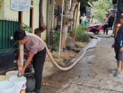 15 Personel Polresta Barelang Dikerahkan Bantu Pasokan Air Bersih Warga