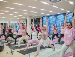 Empat Hotel HARRIS di Batam Gelar Yoga dan Berdonasi untuk CISC